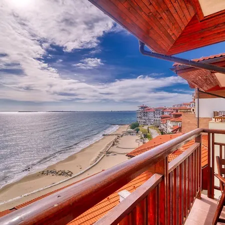 Apartment Seafront Maisonette *